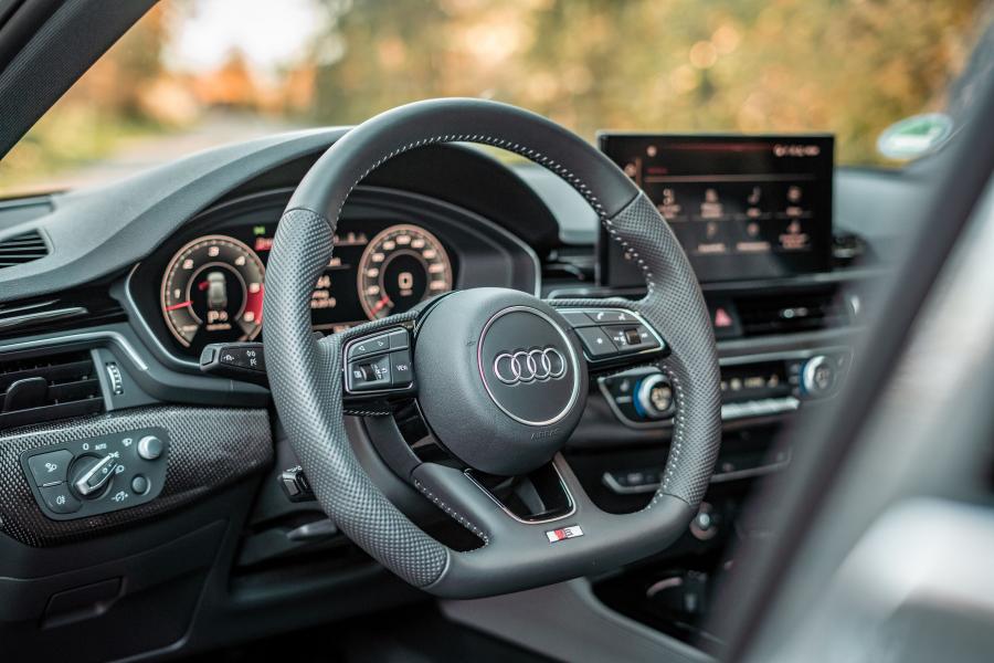 Панель приборов Audi S4 Avant TDI by ABT (B9) 2019 года  (фото 7 из 9)